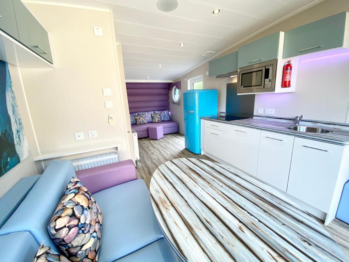 Elletson Park Wood Fired Hot Tubs, Caravans & Pods Pilling 外观 照片