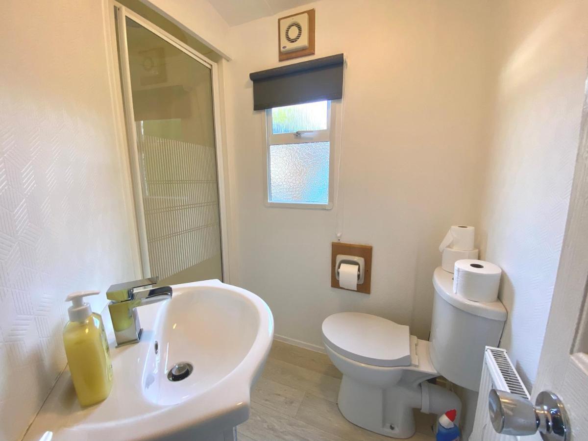 Elletson Park Wood Fired Hot Tubs, Caravans & Pods Pilling 外观 照片
