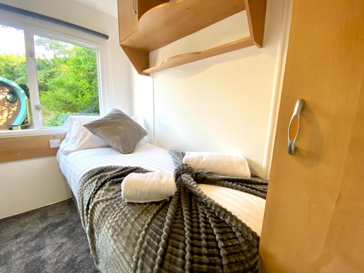 Elletson Park Wood Fired Hot Tubs, Caravans & Pods Pilling 外观 照片