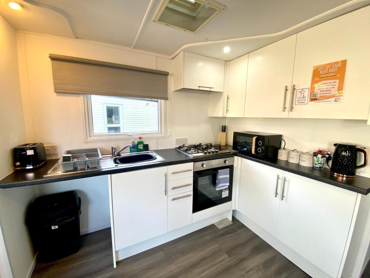 Elletson Park Wood Fired Hot Tubs, Caravans & Pods Pilling 外观 照片