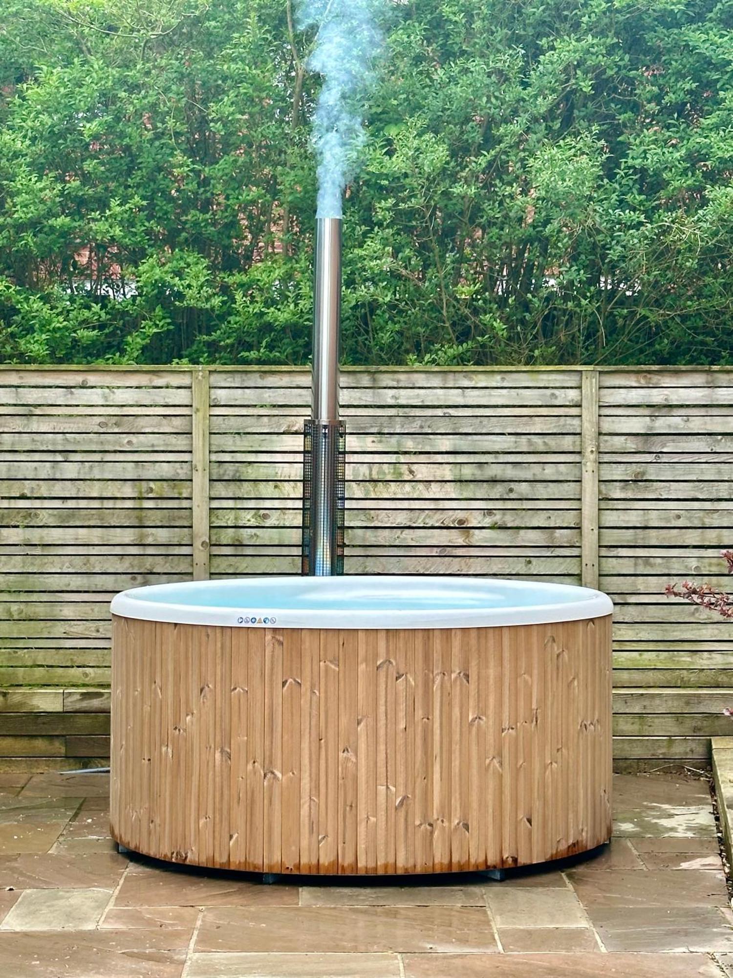 Elletson Park Wood Fired Hot Tubs, Caravans & Pods Pilling 外观 照片