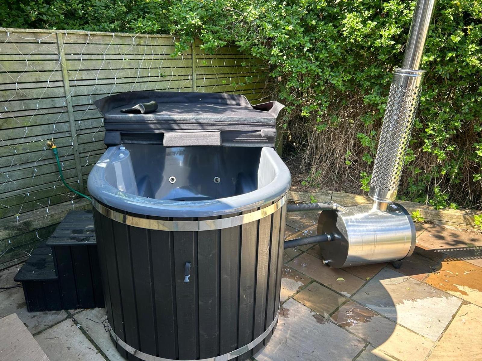 Elletson Park Wood Fired Hot Tubs, Caravans & Pods Pilling 外观 照片